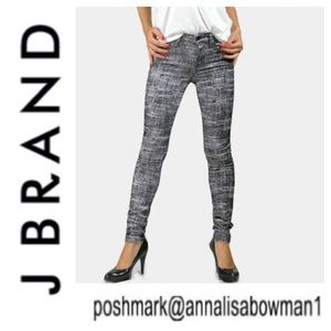 ☮️J Brand Super Skinny Pant in Fog print size 27